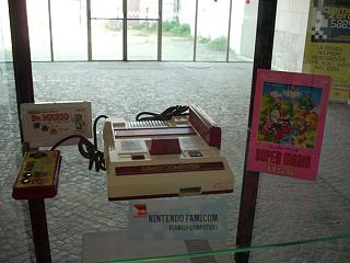 Clicca sull'immagine per ingrandirla. 

Nome:   FOTO-21-Famicom.jpg 
Visite: 1 
Dimensione: 58.8 KB 
ID: 259041