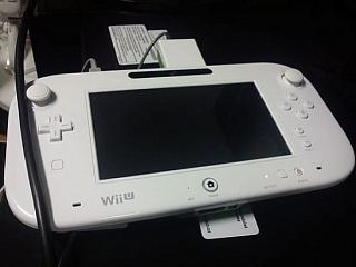 Clicca sull'immagine per ingrandirla. 

Nome:   Wii-U_controller_Traveller's-Tales-tester-May-2012.jpg 
Visite: 1 
Dimensione: 27.7 KB 
ID: 259371